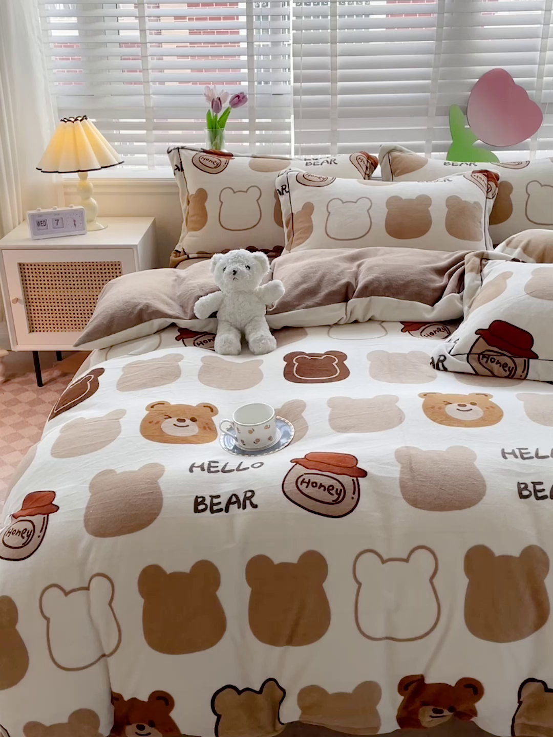 91家纺网 家纺一手货源 找家纺 丽涵家纺 2025秋冬新品230克全工艺消光牛奶绒印花四件套 淘气熊