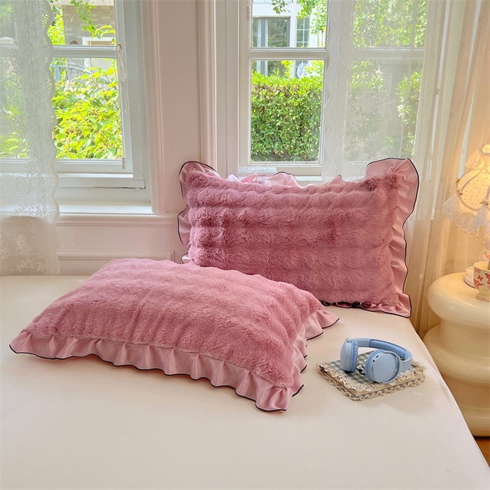 91家纺网 家纺一手货源 找家纺 梦舒羽 2025新款兔毛绒单人枕套牛奶绒枕芯套雪花绒宿舍枕头套-泡泡 兔毛绒泡泡花边款-云梦粉