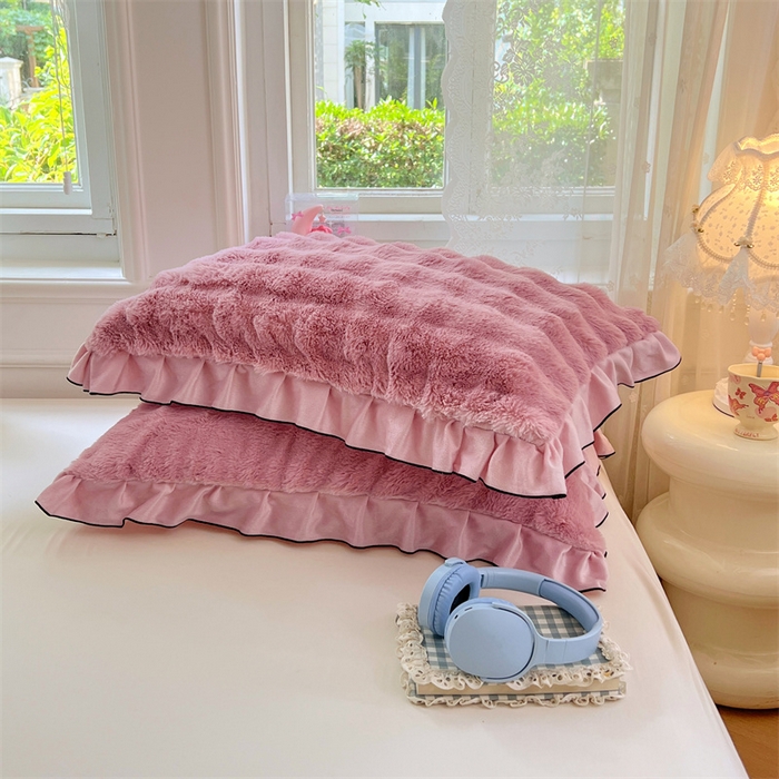 91家纺网 家纺一手货源 找家纺 梦舒羽 2025新款兔毛绒单人枕套牛奶绒枕芯套雪花绒宿舍枕头套-泡泡 兔毛绒泡泡花边款-云梦粉