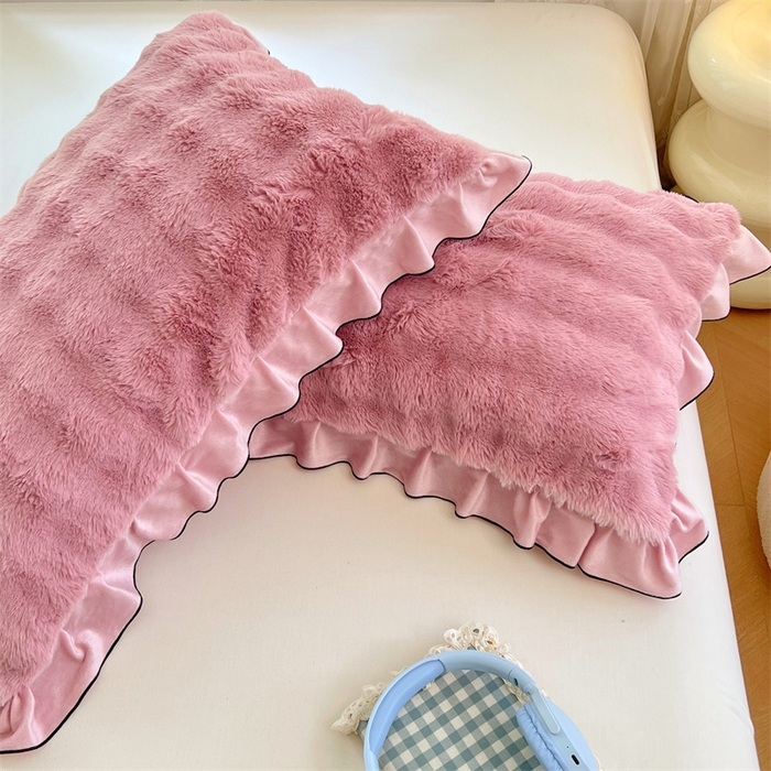 91家纺网 家纺一手货源 找家纺 梦舒羽 2025新款兔毛绒单人枕套牛奶绒枕芯套雪花绒宿舍枕头套-泡泡 兔毛绒泡泡花边款-云梦粉