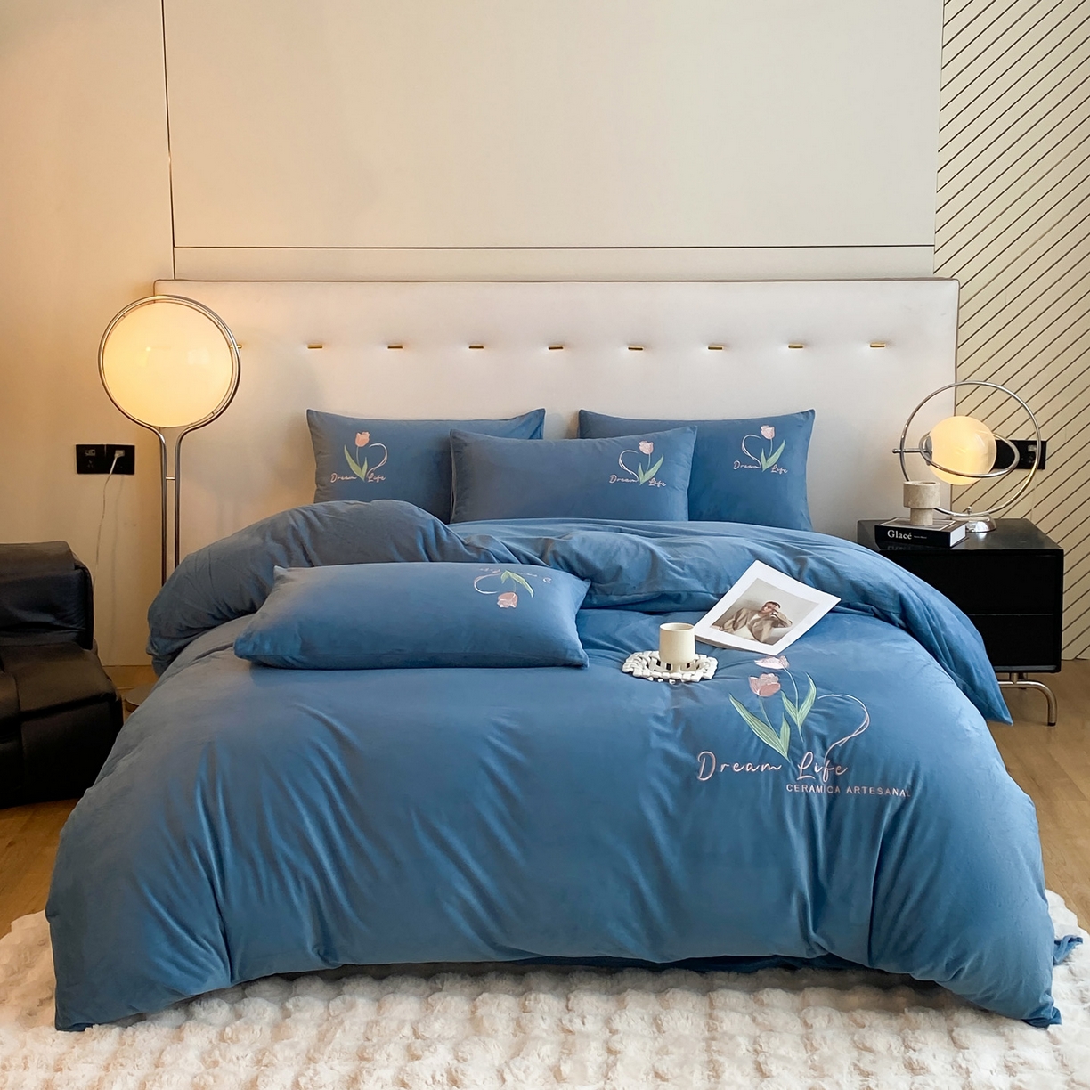 91家纺网 家纺一手货源 找家纺 如一 2025新款水晶绒双拼刺绣四件套-郁金香系列 郁金香-宾利蓝