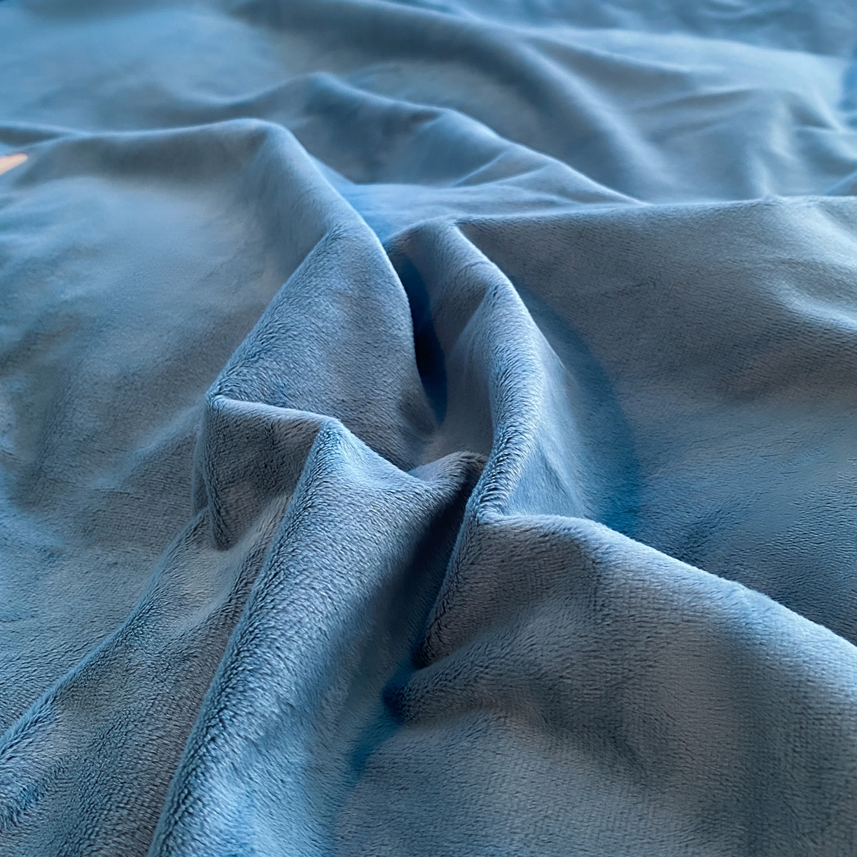 91家纺网 家纺一手货源 找家纺 如一 2025新款水晶绒双拼刺绣四件套-郁金香系列 郁金香-宾利蓝