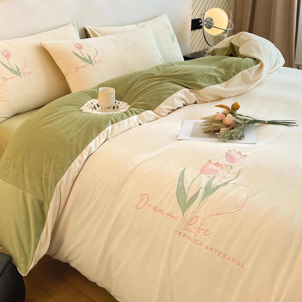 91家纺网 家纺一手货源 找家纺 如一 2025新款水晶绒双拼刺绣四件套-郁金香系列 郁金香-奶白绿