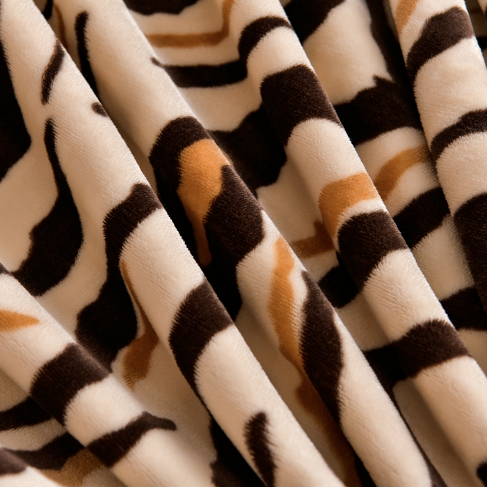 91家纺网 家纺一手货源 找家纺 丽涵家纺 2025秋冬新品230克全工艺消光牛奶绒印花四件套 凡尔赛