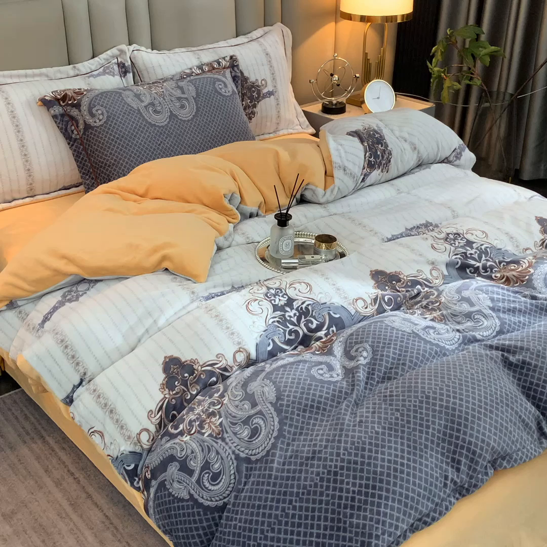 91家纺网 家纺一手货源 找家纺 丽涵家纺 2025秋冬新品230克全工艺消光牛奶绒印花四件套 富丽堂皇