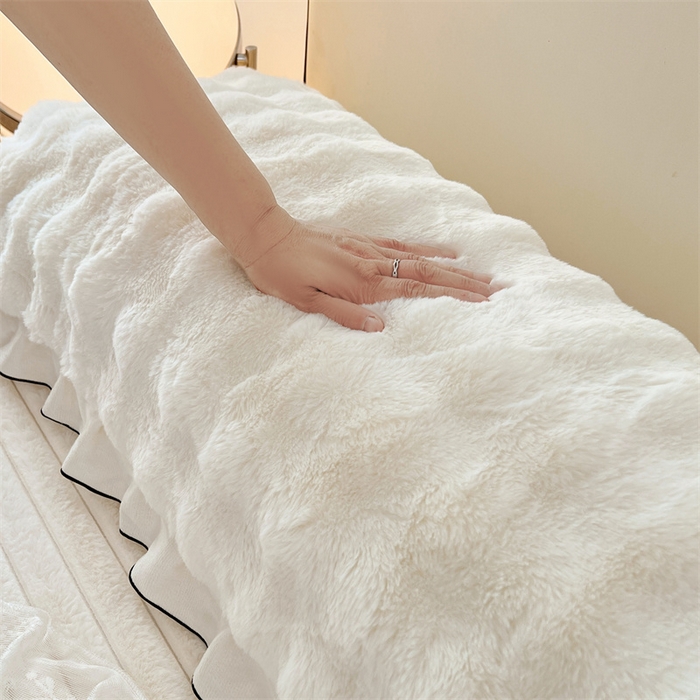 91家纺网 家纺一手货源 找家纺 梦舒羽 2025新款兔毛绒花边双人枕套牛奶绒加长情侣枕芯套雪花绒枕头套-泡泡 兔毛绒泡泡花边款-晨曦白