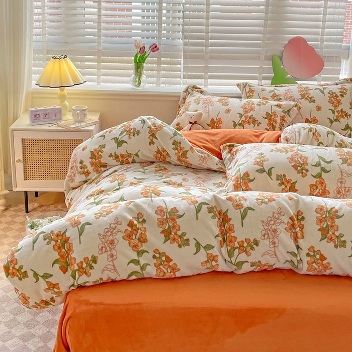 91家纺网 家纺一手货源 找家纺 丽涵家纺 2025秋冬新品230克全工艺消光牛奶绒印花四件套 花季