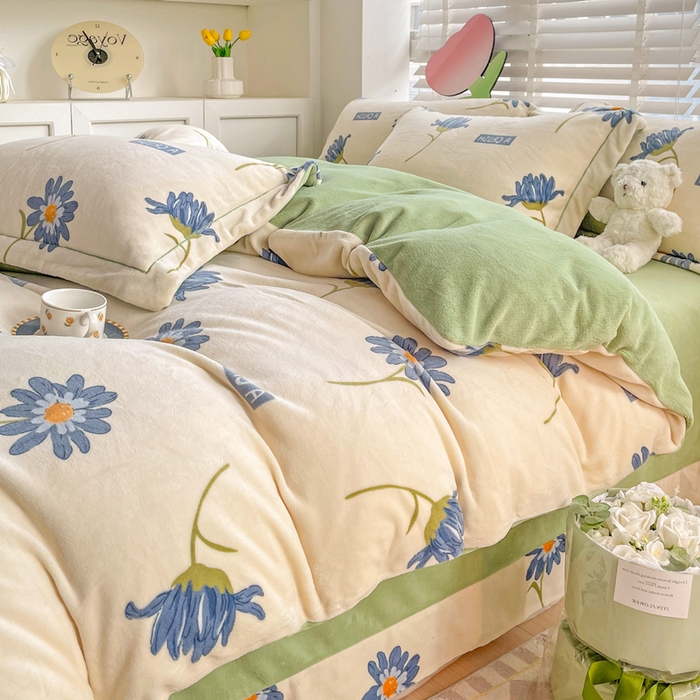 91家纺网 家纺一手货源 找家纺 丽涵家纺 2025秋冬新品230克全工艺消光牛奶绒印花四件套 花意