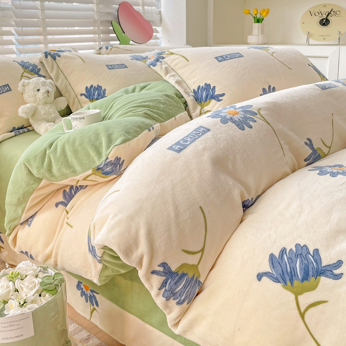 91家纺网 家纺一手货源 找家纺 丽涵家纺 2025秋冬新品230克全工艺消光牛奶绒印花四件套 花意