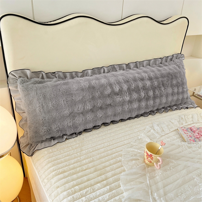 91家纺网 家纺一手货源 找家纺 梦舒羽 2025新款兔毛绒花边双人枕套牛奶绒加长情侣枕芯套雪花绒枕头套-泡泡 兔毛绒泡泡花边款-烟雨灰