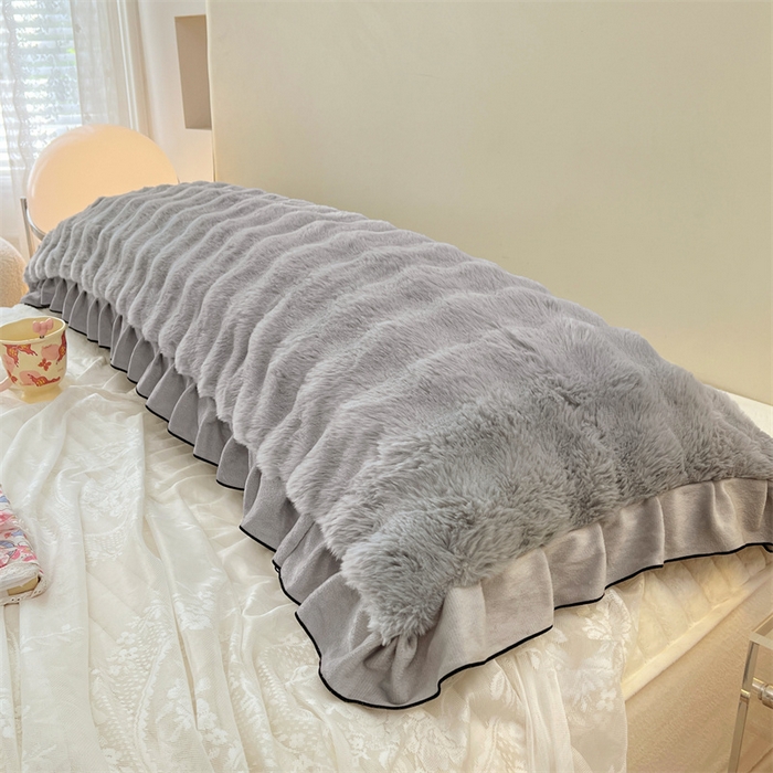 91家纺网 家纺一手货源 找家纺 梦舒羽 2025新款兔毛绒花边双人枕套牛奶绒加长情侣枕芯套雪花绒枕头套-泡泡 兔毛绒泡泡花边款-烟雨灰