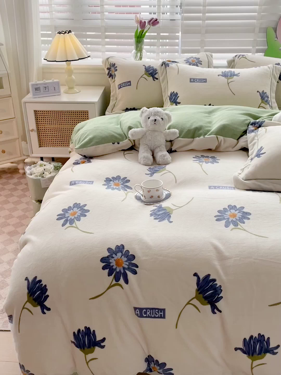 91家纺网 家纺一手货源 找家纺 丽涵家纺 2025秋冬新品230克全工艺消光牛奶绒印花四件套 花意