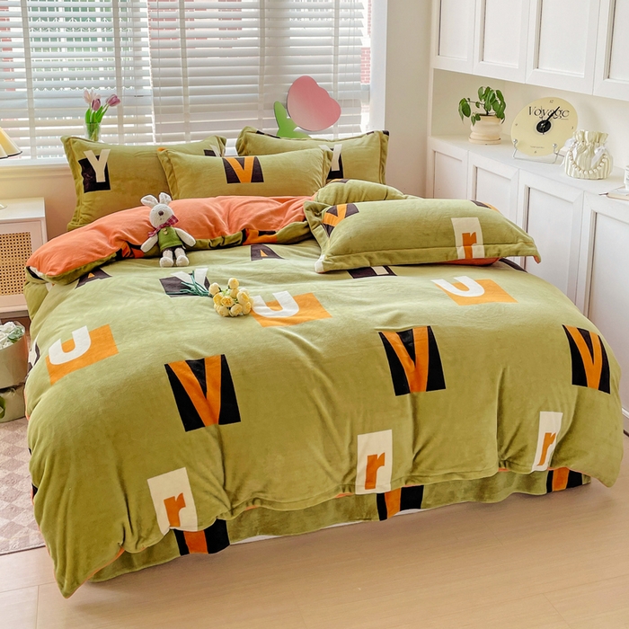 91家纺网 家纺一手货源 找家纺 丽涵家纺 2025秋冬新品230克全工艺消光牛奶绒印花四件套 卡罗