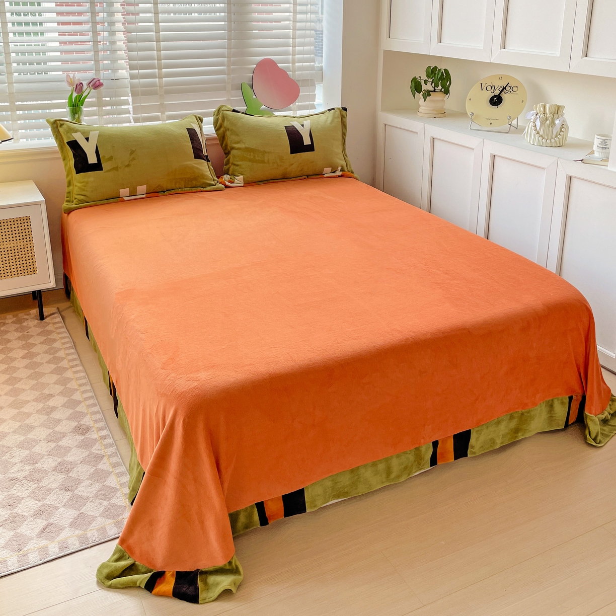 91家纺网 家纺一手货源 找家纺 丽涵家纺 2025秋冬新品230克全工艺消光牛奶绒印花四件套 卡罗