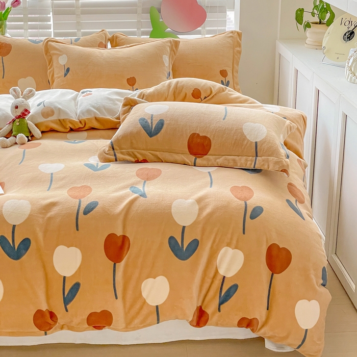 91家纺网 家纺一手货源 找家纺 丽涵家纺 2025秋冬新品230克全工艺消光牛奶绒印花四件套 拉斐尔-落日