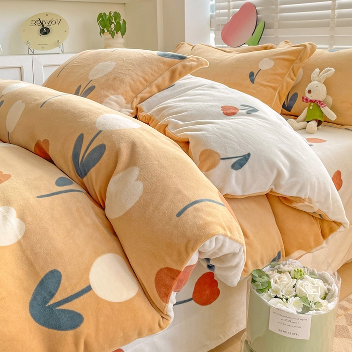 91家纺网 家纺一手货源 找家纺 丽涵家纺 2025秋冬新品230克全工艺消光牛奶绒印花四件套 拉斐尔-落日