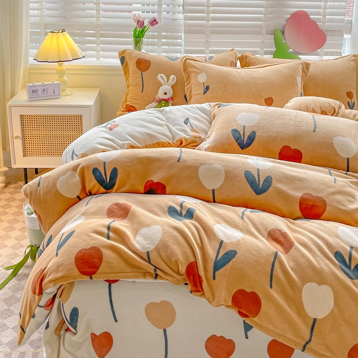 91家纺网 家纺一手货源 找家纺 丽涵家纺 2025秋冬新品230克全工艺消光牛奶绒印花四件套 拉斐尔-落日