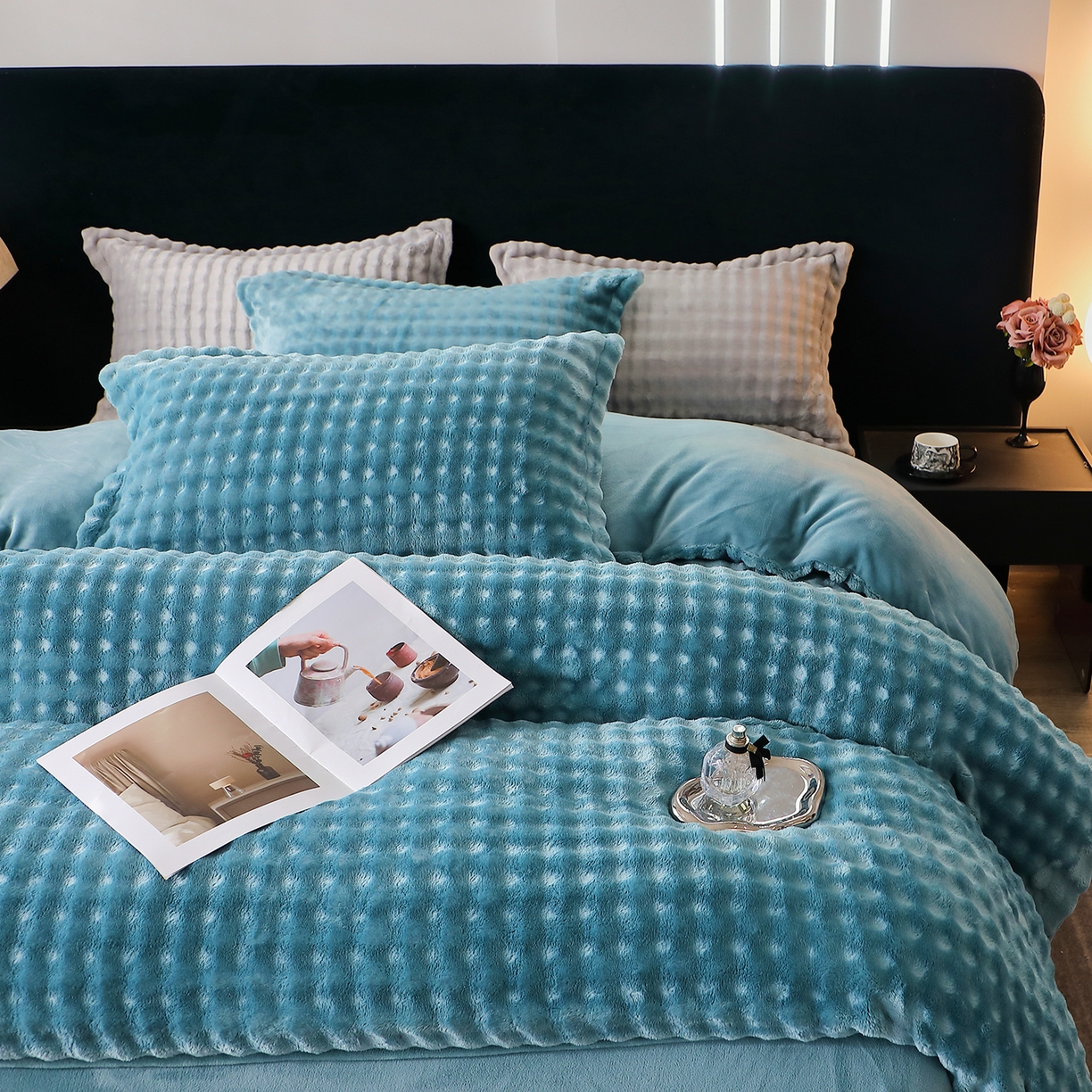 91家纺网 家纺一手货源 找家纺 （总）坦客毯业 2025新款泡泡绒仿兔毛绒四件套牛奶绒4件套8斤重加厚高密保暖