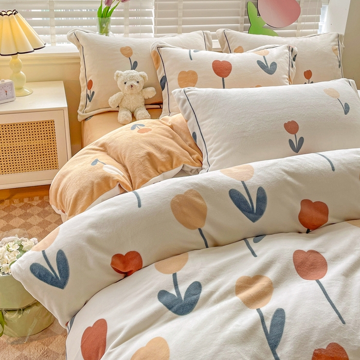 91家纺网 家纺一手货源 找家纺 丽涵家纺 2025秋冬新品230克全工艺消光牛奶绒印花四件套 拉斐尔-奶白