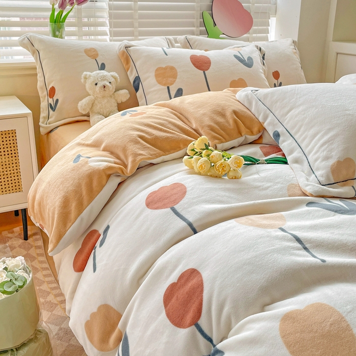 91家纺网 家纺一手货源 找家纺 丽涵家纺 2025秋冬新品230克全工艺消光牛奶绒印花四件套 拉斐尔-奶白