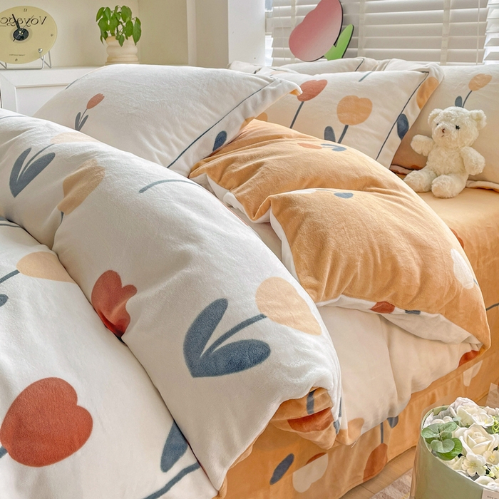 91家纺网 家纺一手货源 找家纺 丽涵家纺 2025秋冬新品230克全工艺消光牛奶绒印花四件套 拉斐尔-奶白