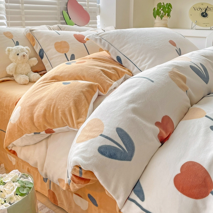 91家纺网 家纺一手货源 找家纺 丽涵家纺 2025秋冬新品230克全工艺消光牛奶绒印花四件套 拉斐尔-奶白