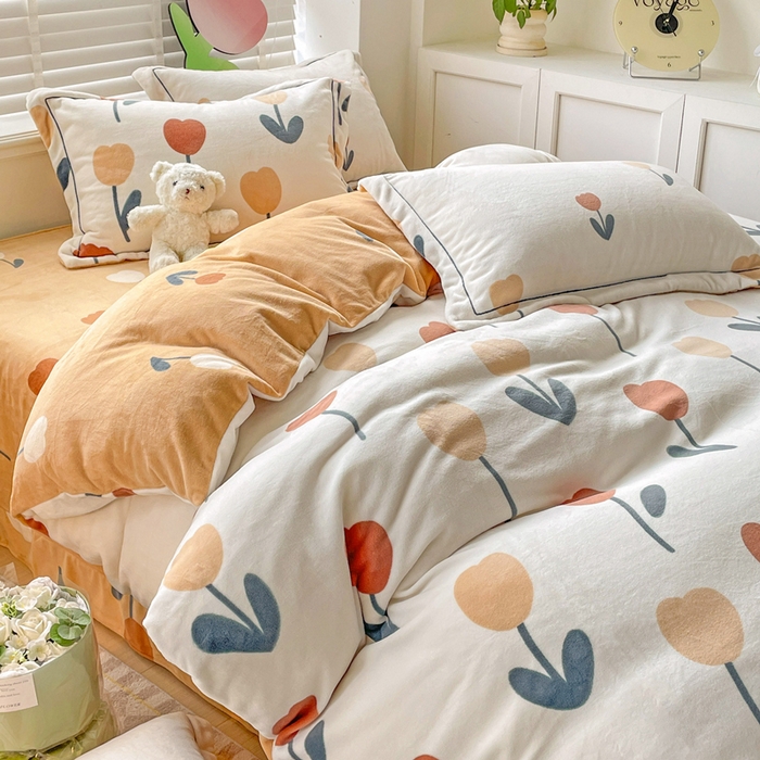 91家纺网 家纺一手货源 找家纺 丽涵家纺 2025秋冬新品230克全工艺消光牛奶绒印花四件套 拉斐尔-奶白