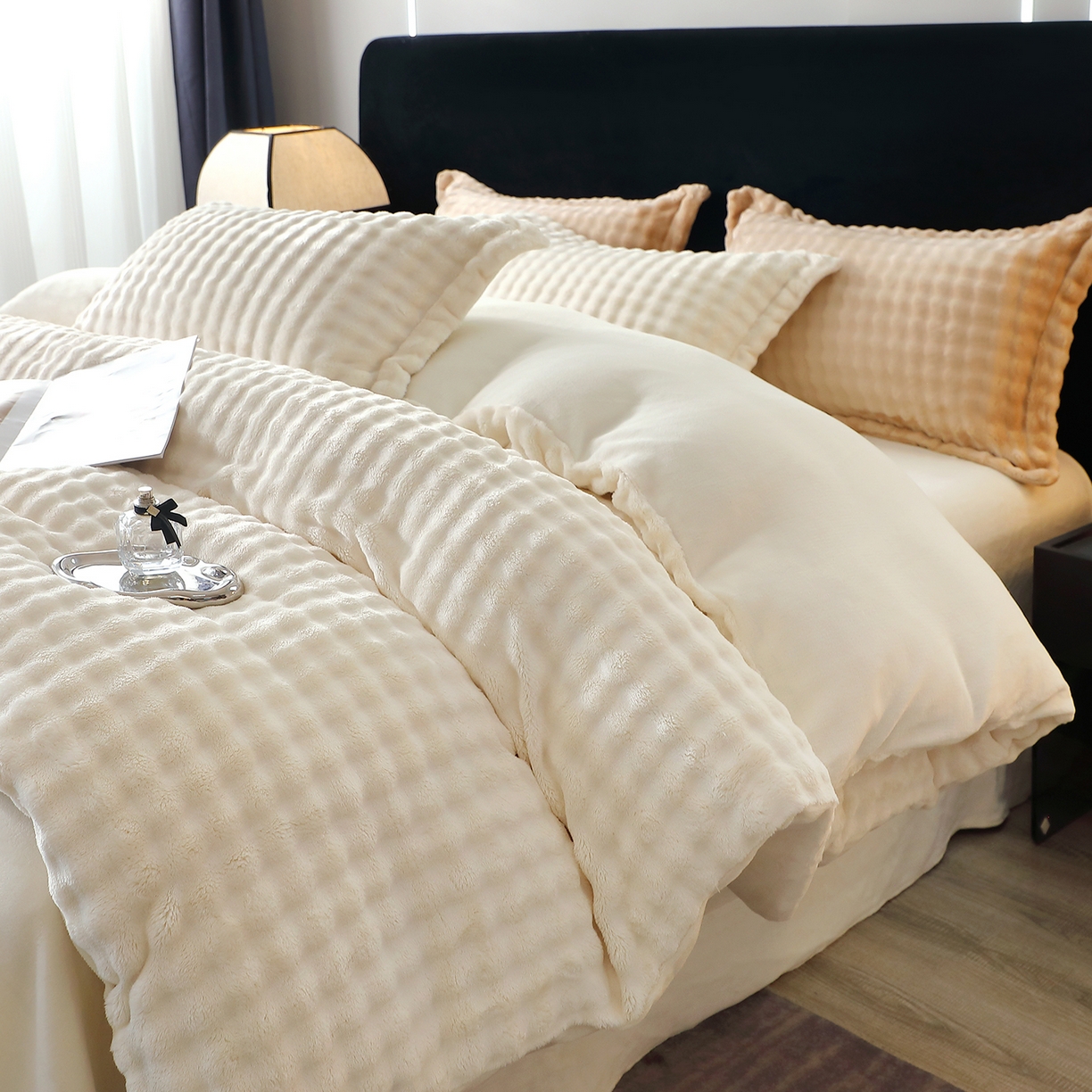 91家纺网 家纺一手货源 找家纺 坦客毯业 2025新款泡泡绒仿兔毛绒四件套牛奶绒4件套8斤重加厚高密保暖 珍珠白