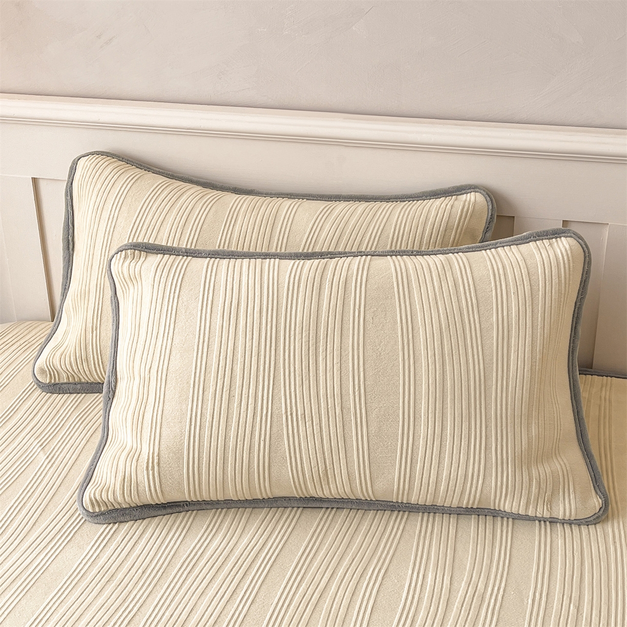 91家纺网 家纺一手货源 找家纺 笙意家纺 2025新款A类加厚牛奶绒烂花复合床笠 花韵-奶茶