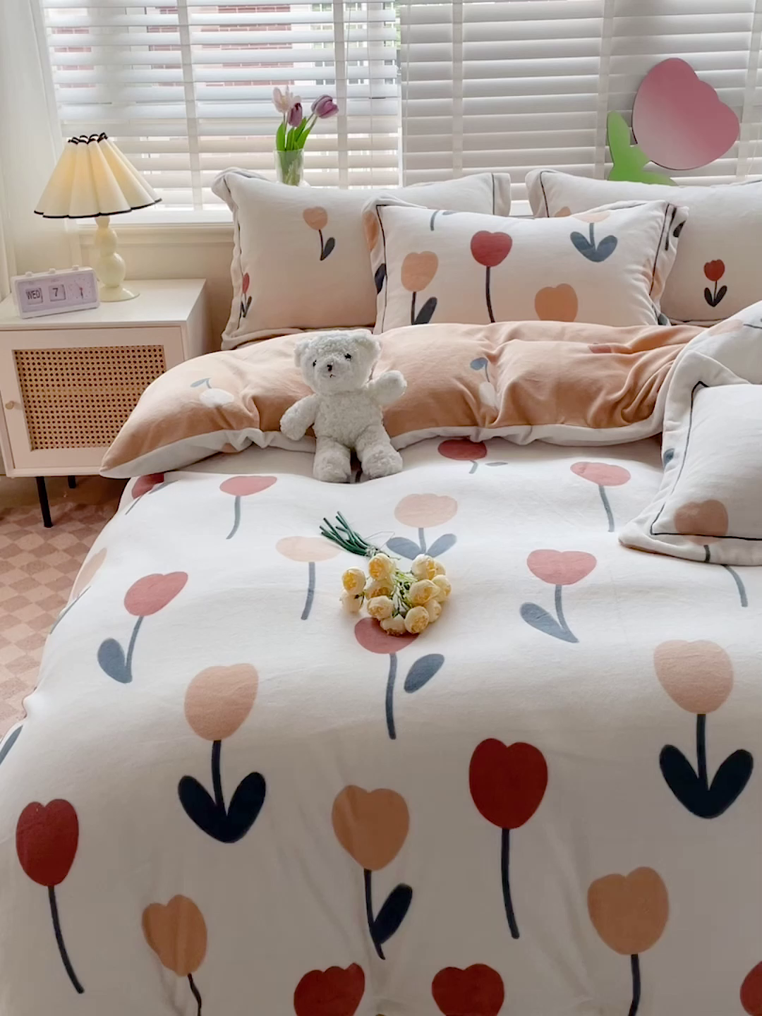 91家纺网 家纺一手货源 找家纺 丽涵家纺 2025秋冬新品230克全工艺消光牛奶绒印花四件套 拉斐尔-奶白