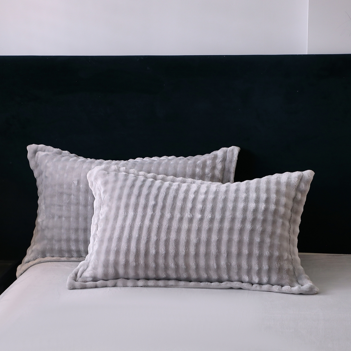 91家纺网 家纺一手货源 找家纺 肖恩毯业 2025新款泡泡绒仿兔毛绒四件套牛奶绒4件套8斤重加厚高密保暖 绅士灰