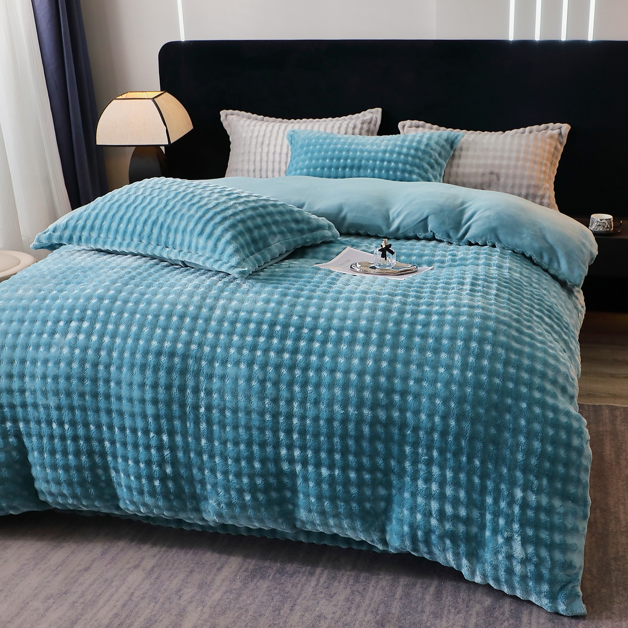 91家纺网 家纺一手货源 找家纺 肖恩毯业 2025新款泡泡绒仿兔毛绒四件套牛奶绒4件套8斤重加厚高密保暖 琉璃蓝