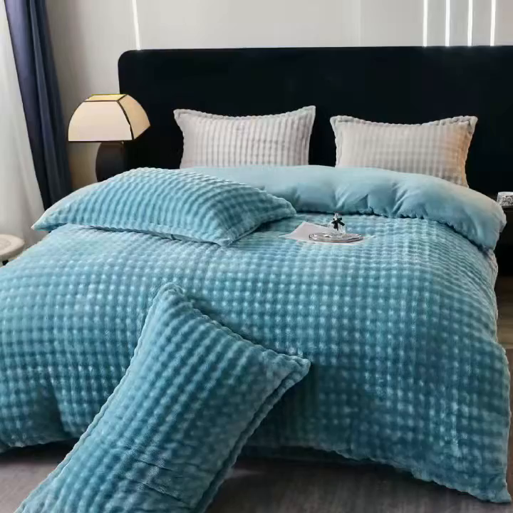 91家纺网 家纺一手货源 找家纺 肖恩毯业 2025新款泡泡绒仿兔毛绒四件套牛奶绒4件套8斤重加厚高密保暖 琉璃蓝