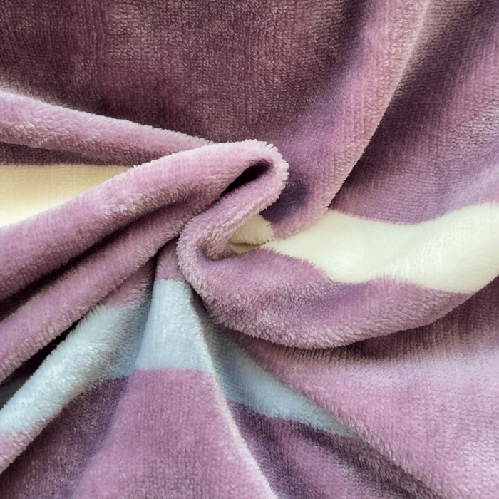 91家纺网 家纺一手货源 找家纺 丽涵家纺 2025秋冬新品230克全工艺消光牛奶绒印花四件套 绅士条纹-红咖