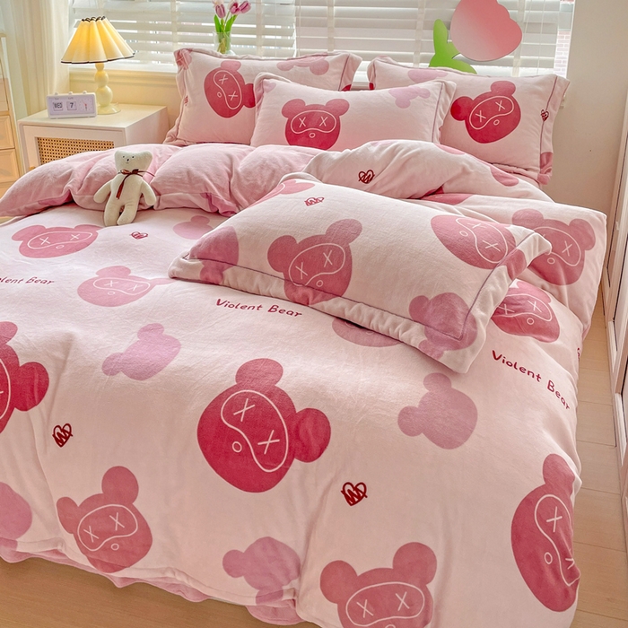 91家纺网 家纺一手货源 找家纺 丽涵家纺 2025秋冬新品230克全工艺消光牛奶绒印花四件套 维奥熊