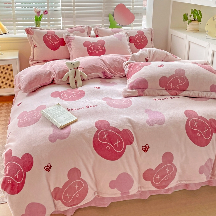 91家纺网 家纺一手货源 找家纺 丽涵家纺 2025秋冬新品230克全工艺消光牛奶绒印花四件套 维奥熊