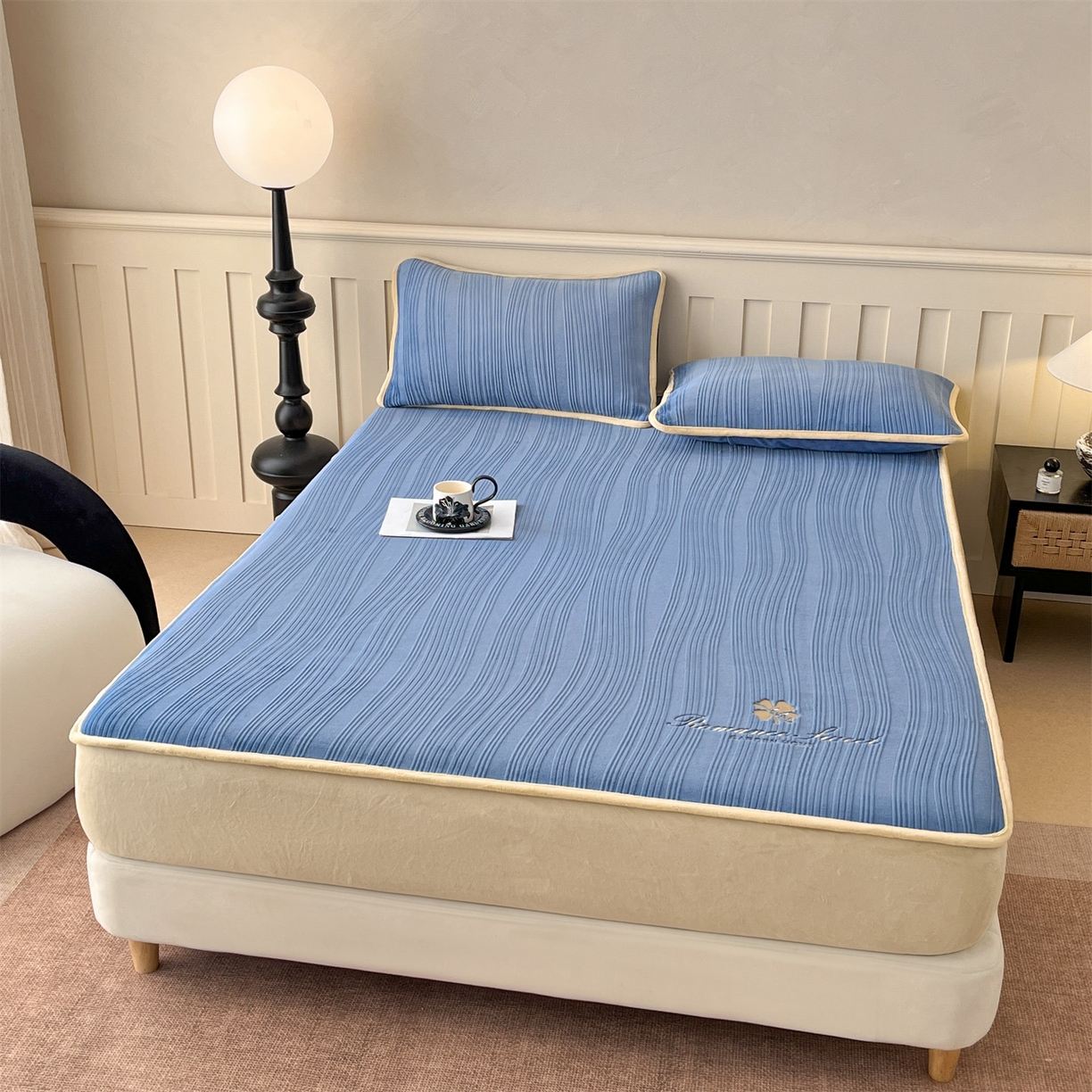 91家纺网 家纺一手货源 找家纺 （总）笙意家纺 2025新款A类加厚牛奶绒烂花复合床笠