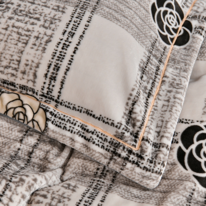 91家纺网 家纺一手货源 找家纺 丽涵家纺 2025秋冬新品230克全工艺消光牛奶绒印花四件套 小香风