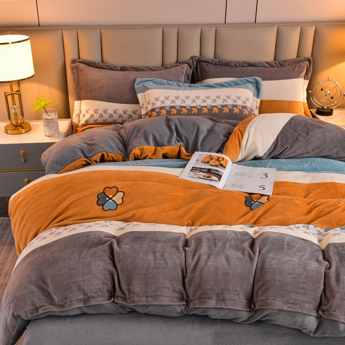 91家纺网 家纺一手货源 找家纺 丽涵家纺 2025秋冬新品230克全工艺消光牛奶绒印花四件套 云梦闲情