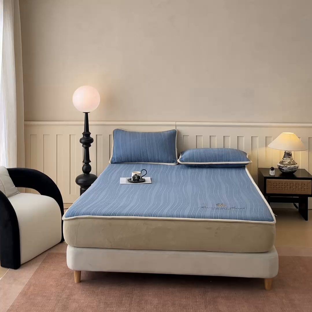 91家纺网 家纺一手货源 找家纺 （总）笙意家纺 2025新款A类加厚牛奶绒烂花复合床笠