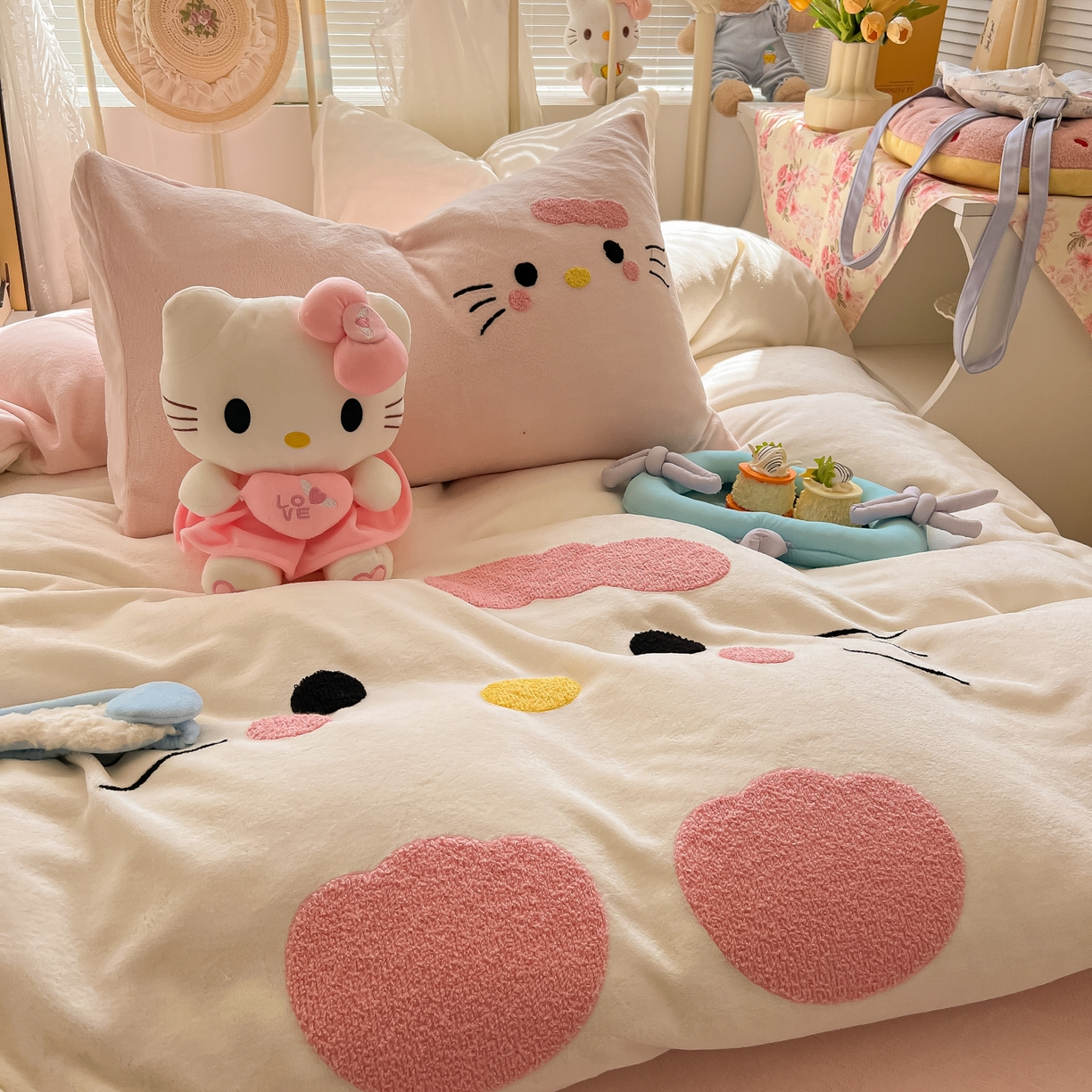 91家纺网 家纺一手货源 找家纺 韩都家居 2025新款高克重萌系牛奶绒毛巾绣四件套 可爱猫咪