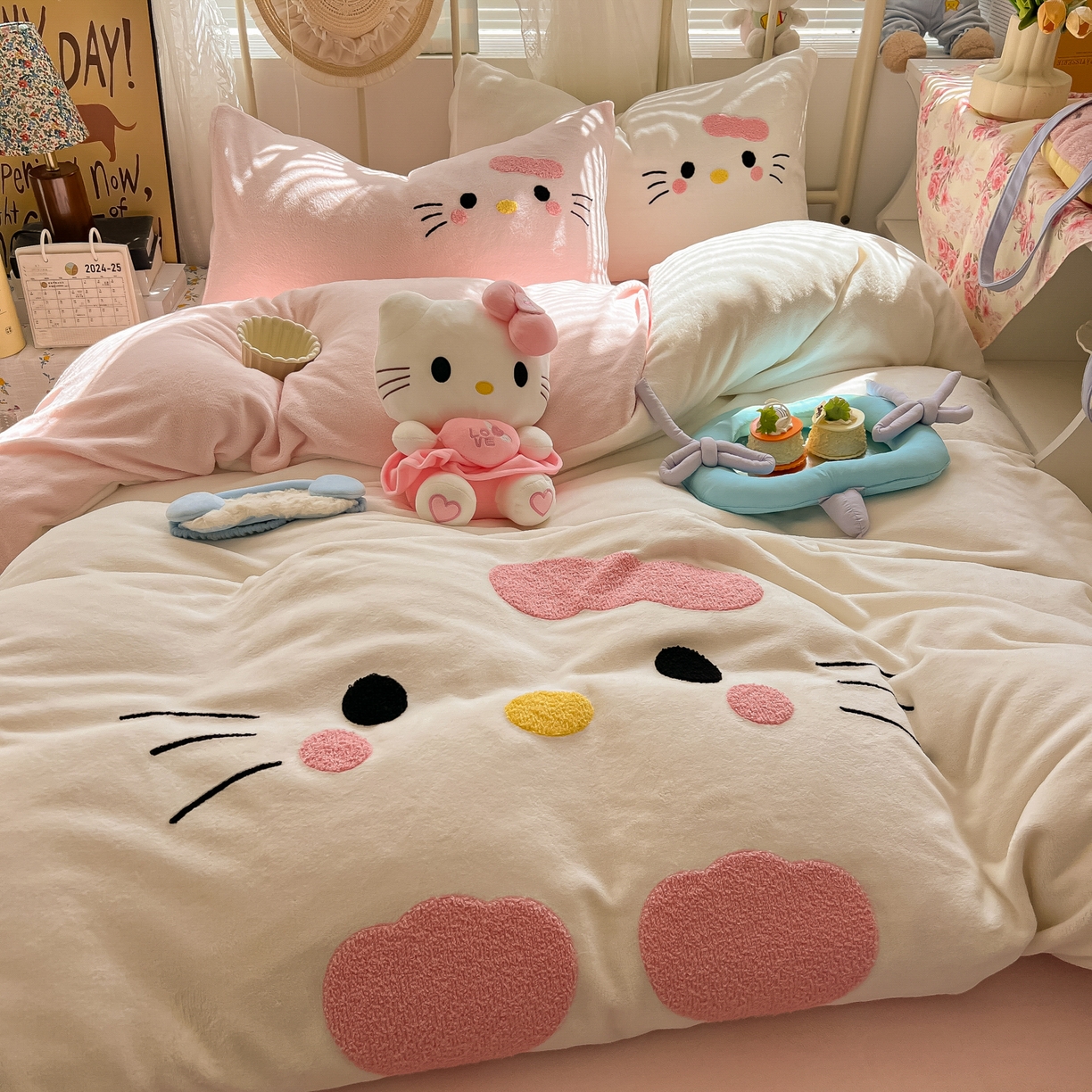 91家纺网 家纺一手货源 找家纺 韩都家居 2025新款高克重萌系牛奶绒毛巾绣四件套 可爱猫咪