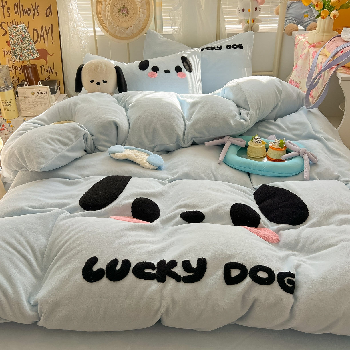 91家纺网 家纺一手货源 找家纺 韩都家居 2025新款高克重萌系牛奶绒毛巾绣四件套 帕帕狗