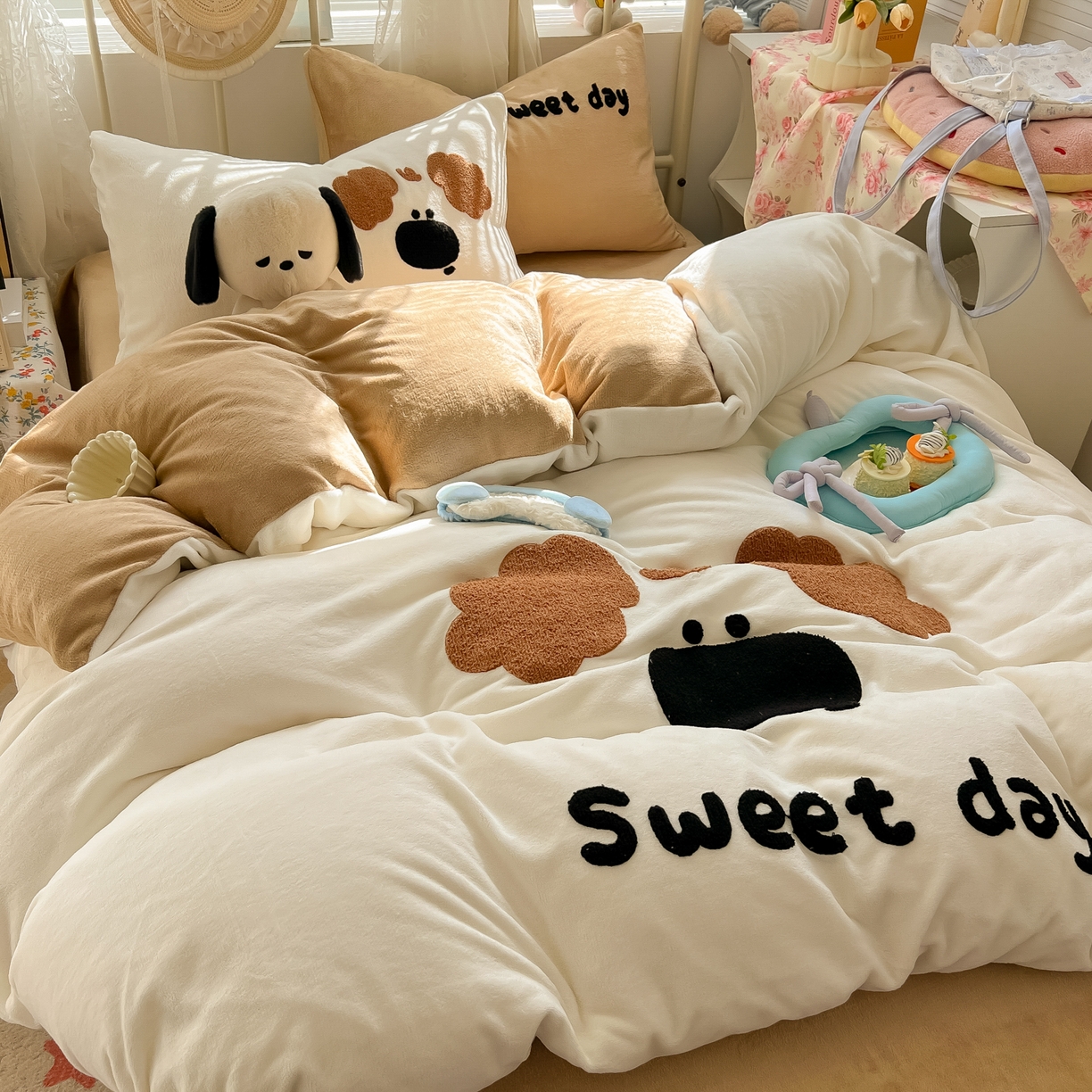 91家纺网 家纺一手货源 找家纺 韩都家居 2025新款高克重萌系牛奶绒毛巾绣四件套 毛毛狗