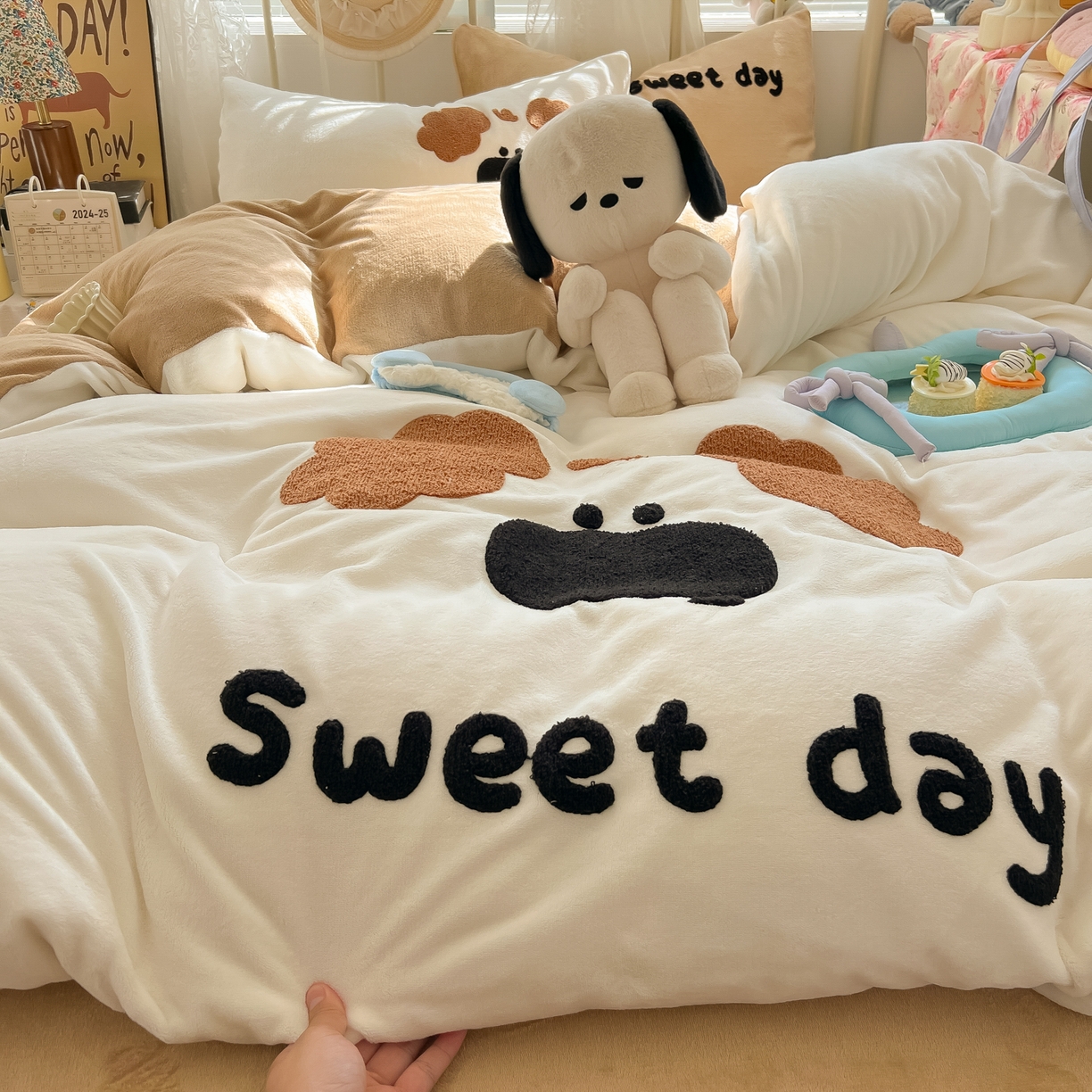 91家纺网 家纺一手货源 找家纺 韩都家居 2025新款高克重萌系牛奶绒毛巾绣四件套 毛毛狗