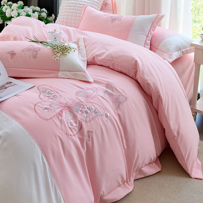 91家纺网 家纺一手货源 找家纺 包小包 2025新款臻丝棉拼角刺绣工艺四件套-羽栖 羽栖-浅粉