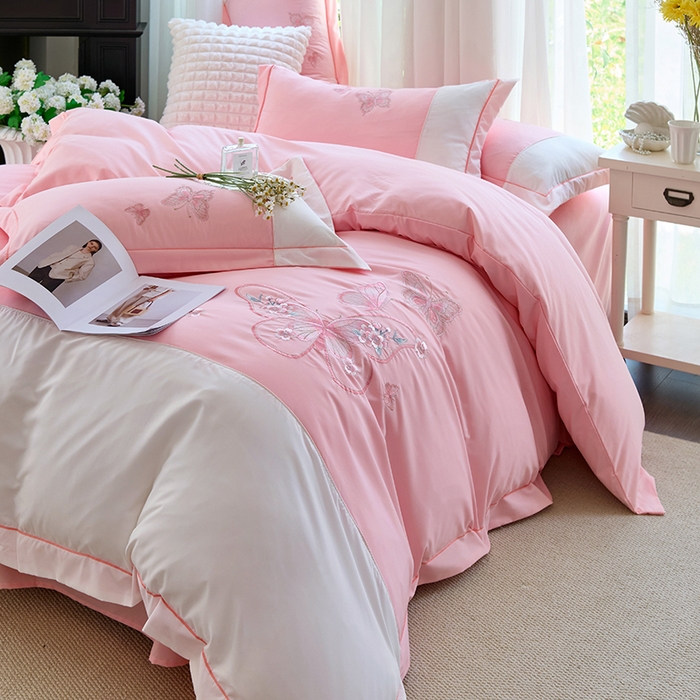 91家纺网 家纺一手货源 找家纺 包小包 2025新款臻丝棉拼角刺绣工艺四件套-羽栖 羽栖-浅粉