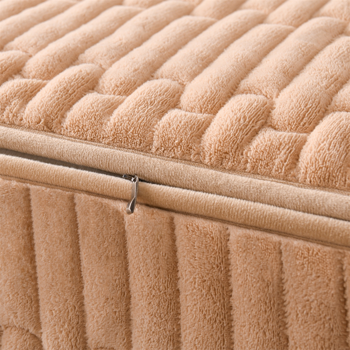 91家纺网 家纺一手货源 找家纺 云木里 2025新款冬季230克牛奶绒六面全包单床笠床笠单件单品床笠和煦春风 和煦春风-米驼