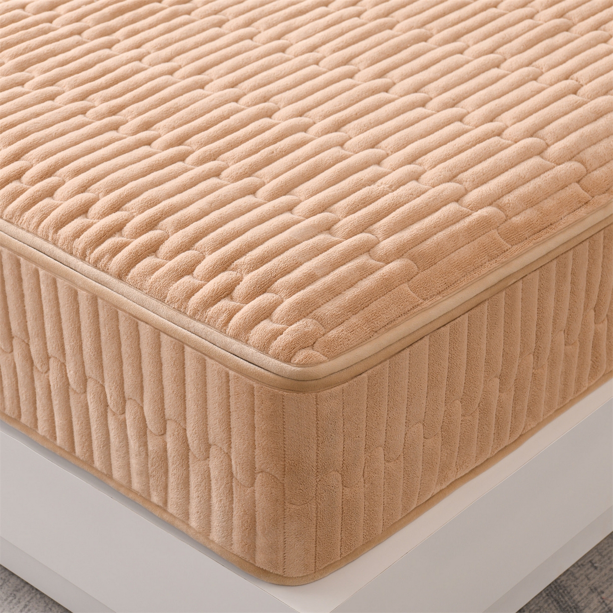 91家纺网 家纺一手货源 找家纺 云木里 2025新款冬季230克牛奶绒六面全包单床笠床笠单件单品床笠和煦春风 和煦春风-米驼