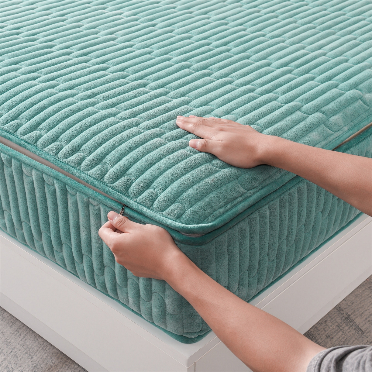 91家纺网 家纺一手货源 找家纺 云木里 2025新款冬季230克牛奶绒六面全包单床笠床笠单件单品床笠和煦春风 和煦春风-松针墨